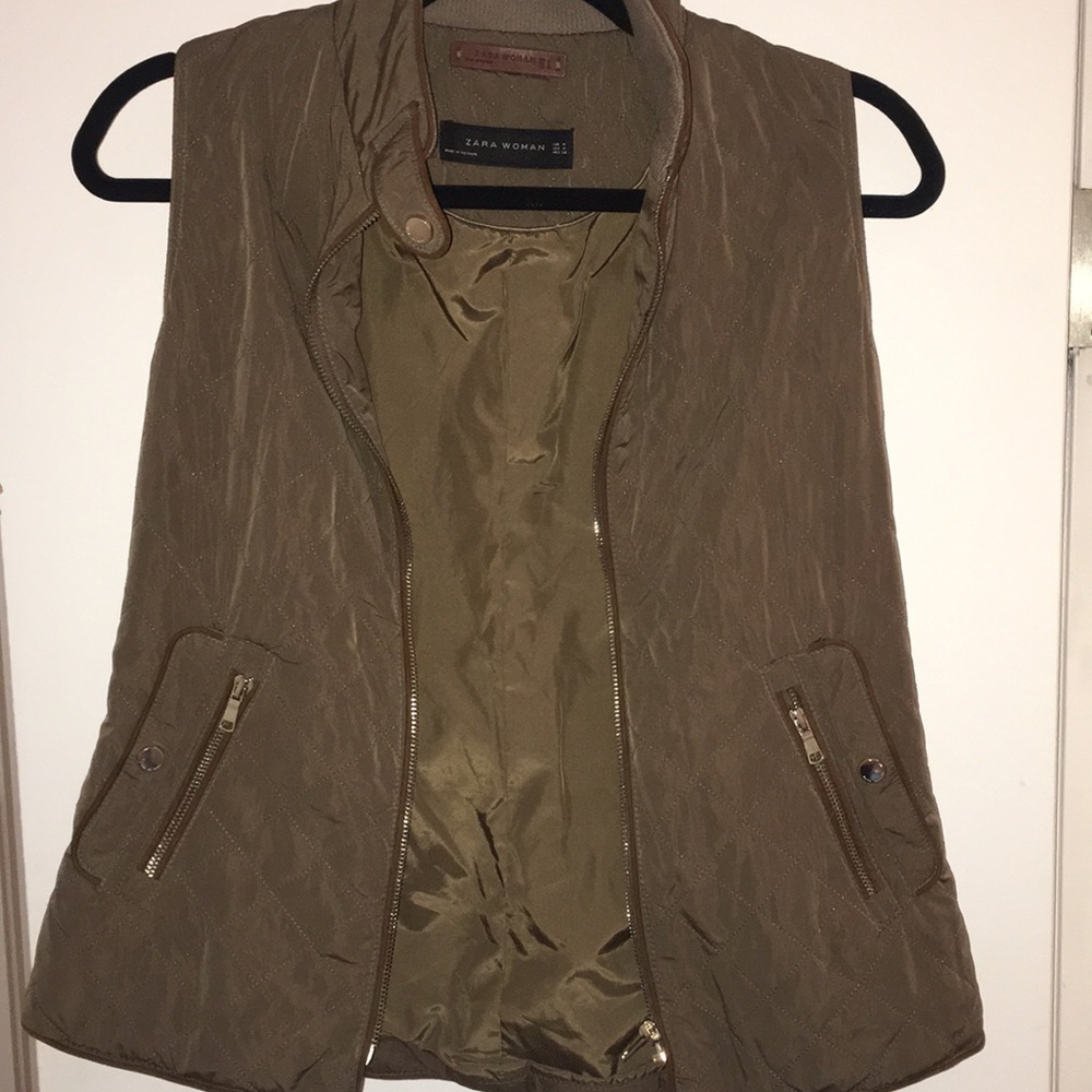 Zara Woman Olive and brown winter quilted vest!